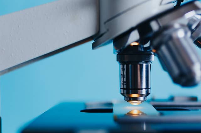 Close-up photo of a microscope. Ismail had to dig into the data to find valuable information to feed his machine learning in software engineering algorithms